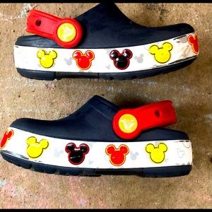 Mickey Crocs Toddler Light Up Sandal’s Sz 8
